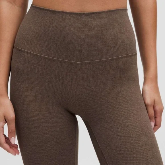 NWT! Lululemon Diamond Texture print leggings - Picture 5 of 5